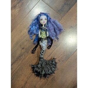 Monster High Vintage Freaky Fusion Sirena Von Boo Doll‎ with Wrist Accessories